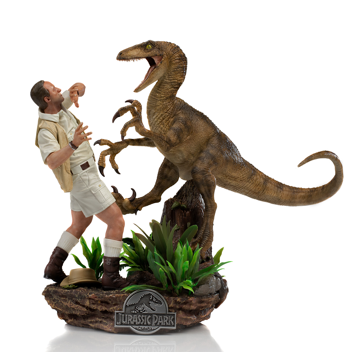 “Clever girl” scene from Jurassic Park made into a grand statue